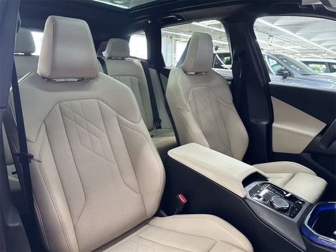 Used 2025 BMW X3 xDrive30i w/ Convenience Package image 26