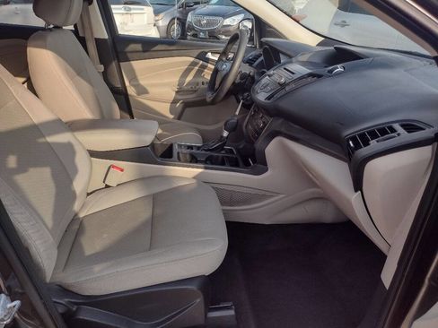 Used 2017 Ford Escape SE image 16