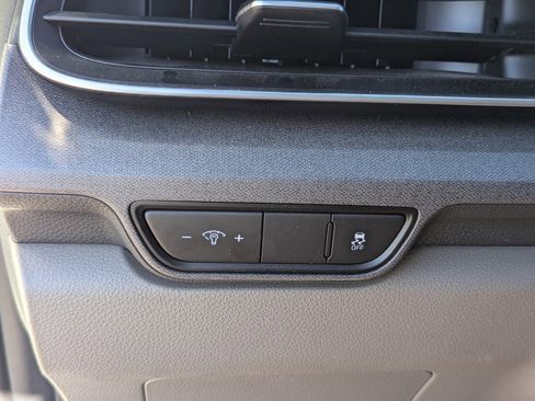 Used 2026 Kia Carnival EX image 33