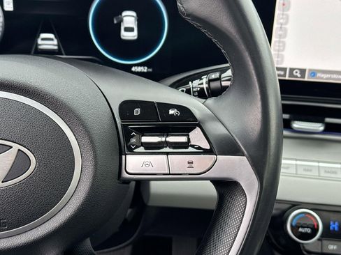 Used 2024 Hyundai Elantra Limited image 16