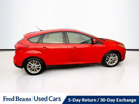 Used 2017 Ford Focus SE image 9