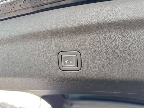 Used 2025 GMC Yukon XL Denali Ultimate w/ LPO, Floor Liner Package AWD/4WD image 55
