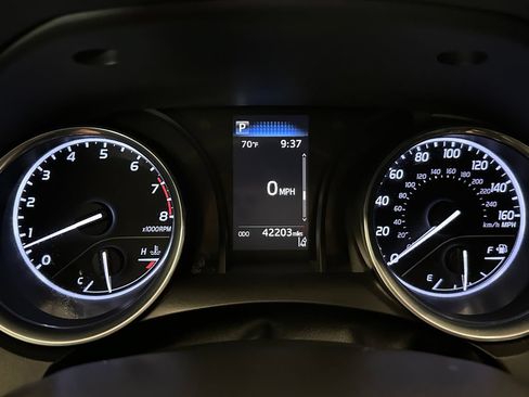 Used 2019 Toyota Camry SE FWD image 10