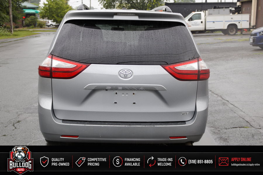 Used 2016 Toyota Sienna XLE FWD image 5