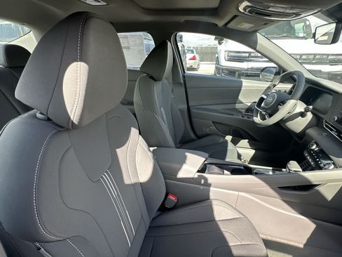 New 2026 Hyundai Elantra SEL Sport FWD image 27