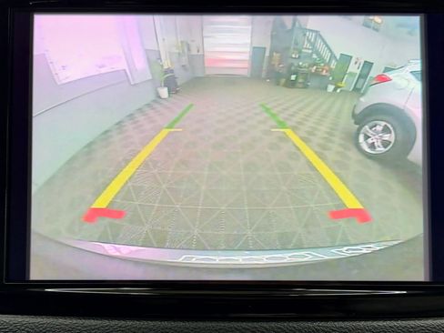 Used 2021 Chrysler Pacifica Touring-L image 20