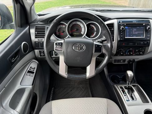 Used 2013 Toyota Tacoma 4x4 Access Cab w/ SR5 Pkg image 12