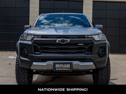 Used 2025 Chevrolet Colorado Trail Boss AWD/4WD image 4