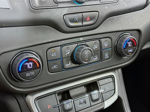 Used 2022 GMC Terrain SLE w/ Driver Convenience Package image 23