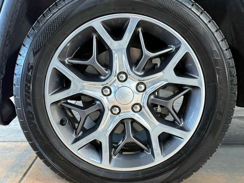 Used 2020 Jeep Grand Cherokee Limited image 8