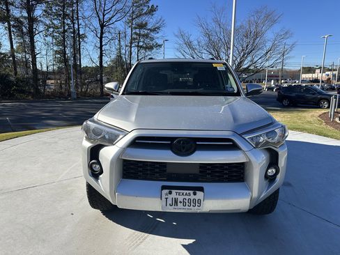 Certified 2023 Toyota 4Runner SR5 Premium image 3