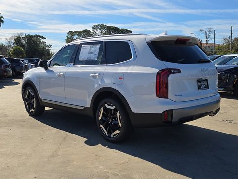 New 2025 Kia Telluride S image 6