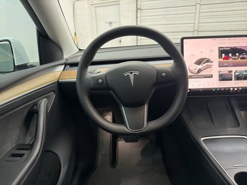 Used 2023 Tesla Model Y Long Range image 21