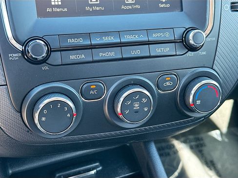 Used 2017 Kia Forte S w/ S Technology Package image 15