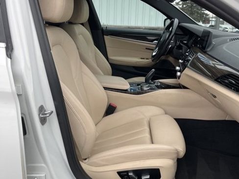 Used 2018 BMW 530e image 32