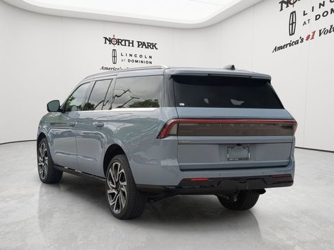 New 2026 Lincoln Navigator L Reserve AWD/4WD image 5