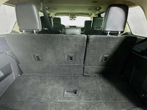 Used 2024 Ford Expedition XLT image 30