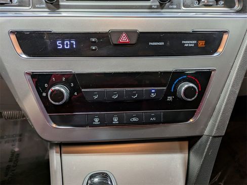 Used 2016 Hyundai Sonata SE image 19