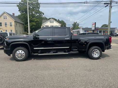 Used 2026 Chevrolet Silverado 3500 High Country w/ High Country Premium Package AWD/4WD image 3