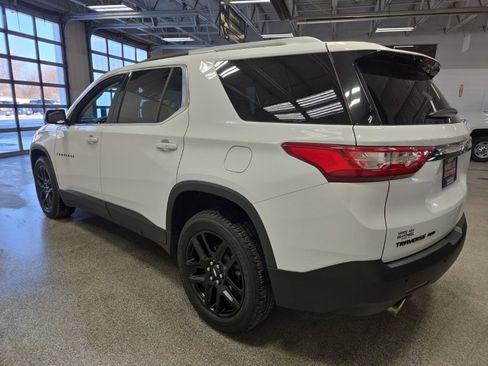 Used 2018 Chevrolet Traverse LT w/ LPO, Blackout Package image 5