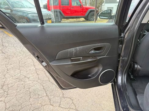 Used 2016 Chevrolet Cruze LT w/ Sun And Sound Package image 11