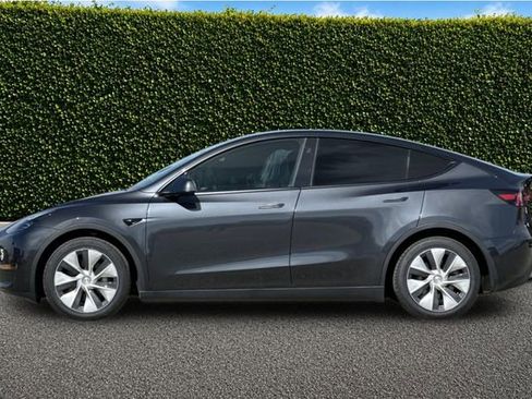 Used 2024 Tesla Model Y Long Range AWD/4WD image 8