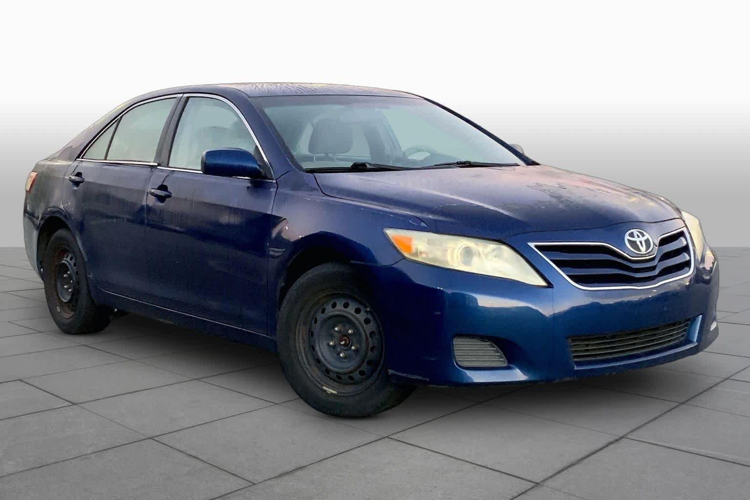 Used 2010 Toyota Camry LE FWD image 2