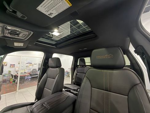 Used 2025 Chevrolet Silverado 2500 High Country w/ Technology Package AWD/4WD image 30