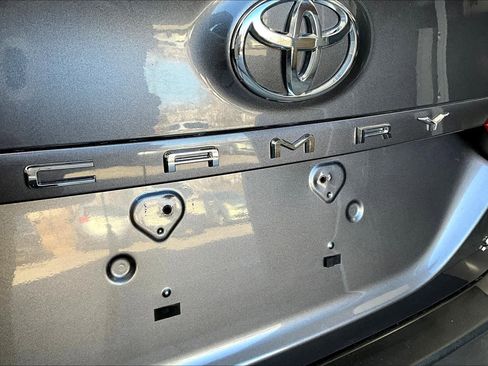 Used 2020 Toyota Camry SE FWD image 10