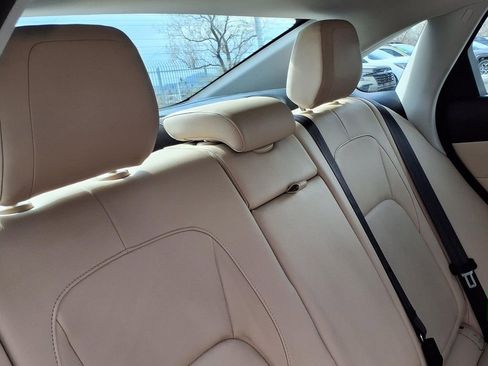 Used 2018 Jaguar XF Premium image 24