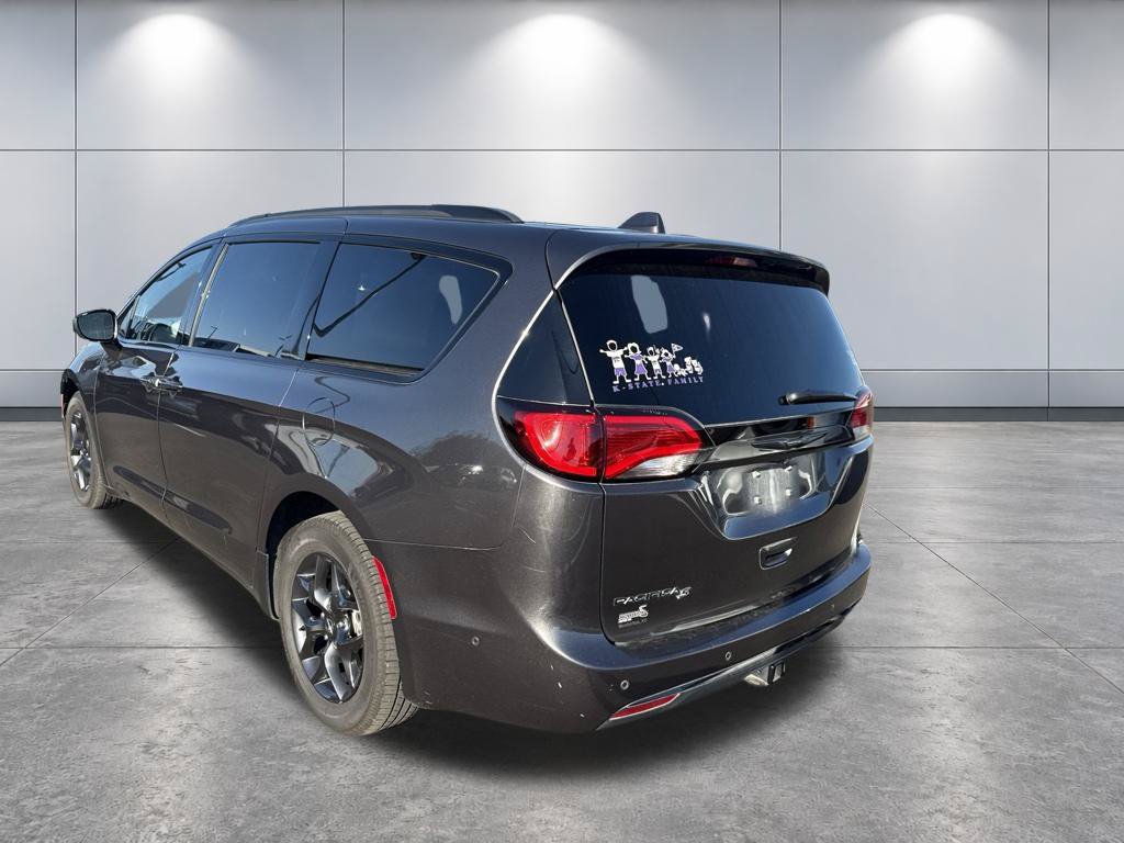 Used 2019 Chrysler Pacifica Touring-L Plus FWD image 7