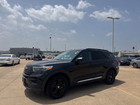 Used 2022 Ford Explorer XLT RWD image 11