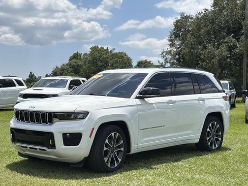 Used 2022 Jeep Grand Cherokee Overland AWD/4WD image 13