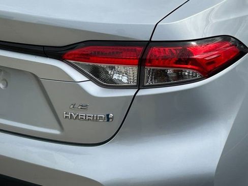 Used 2024 Toyota Corolla LE AWD/4WD image 5