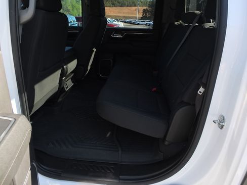 Used 2024 Chevrolet Silverado 2500 LT image 13