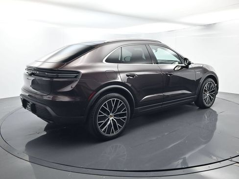 Certified 2025 Porsche Macan 4S Electric AWD/4WD image 15