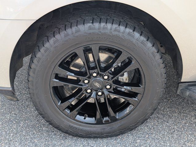 Used 2024 Ford Expedition XLT RWD image 13