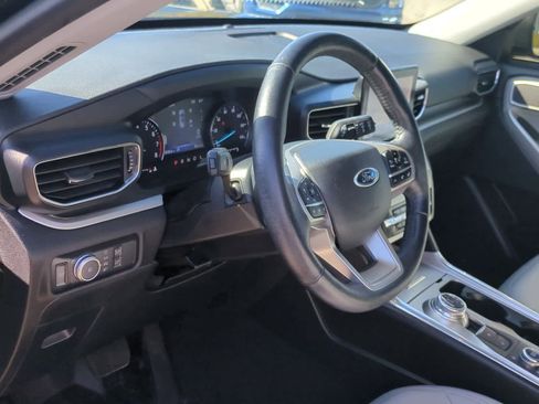 Used 2021 Ford Explorer XLT w/ Equipment Group 202A image 10