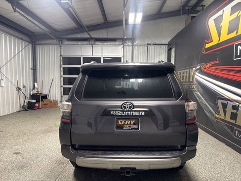 Used 2021 Toyota 4Runner TRD Off-Road Premium w/ Moonroof Package image 17