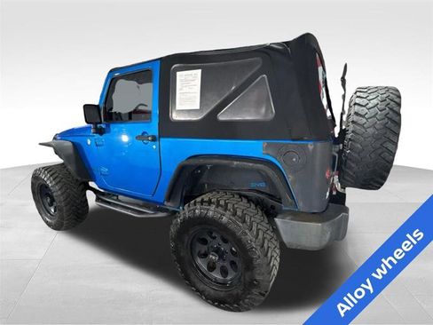 Used 2015 Jeep Wrangler Rubicon w/ Connectivity Group image 7