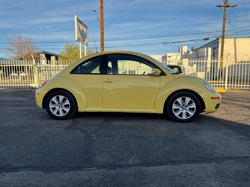 Used 2008 Volkswagen Beetle S image 5