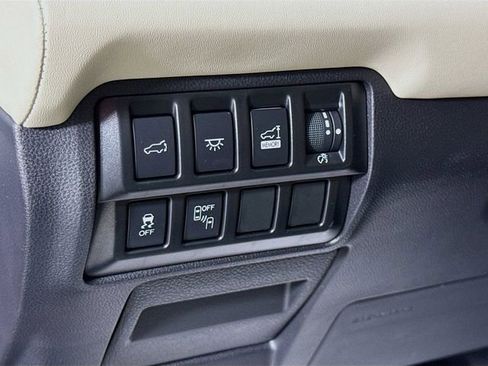 Used 2022 Subaru Ascent Limited w/ Technology Package image 10