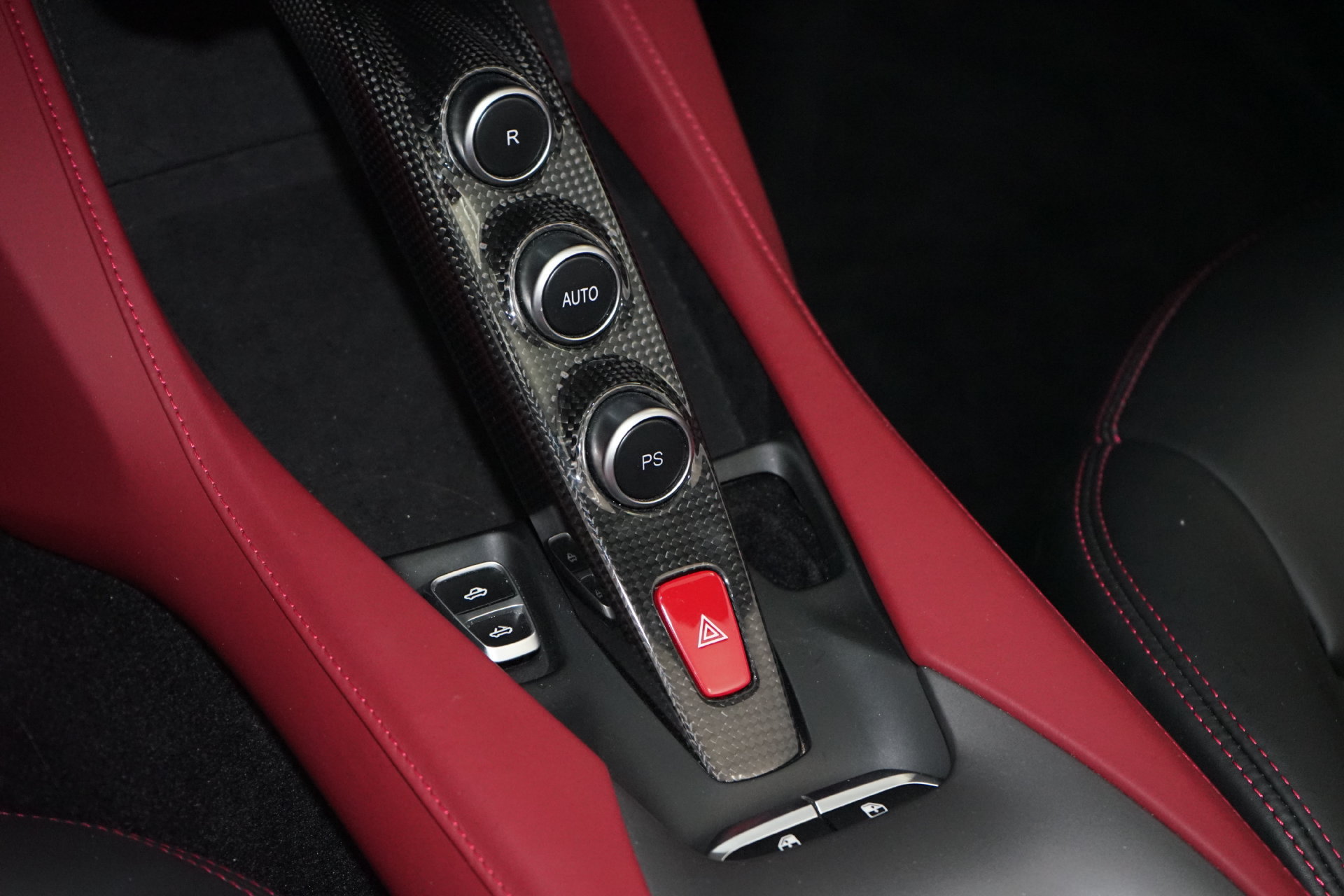 Used 2019 Ferrari Portofino RWD image 19