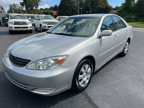 Used 2004 Toyota Camry LE FWD image 2