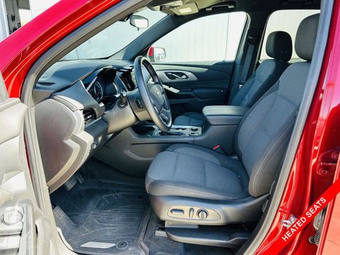 Used 2023 Chevrolet Traverse LT FWD image 3