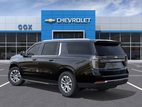New 2026 Chevrolet Suburban LT image 3