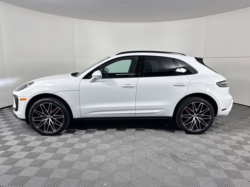 Certified 2025 Porsche Macan S image 2