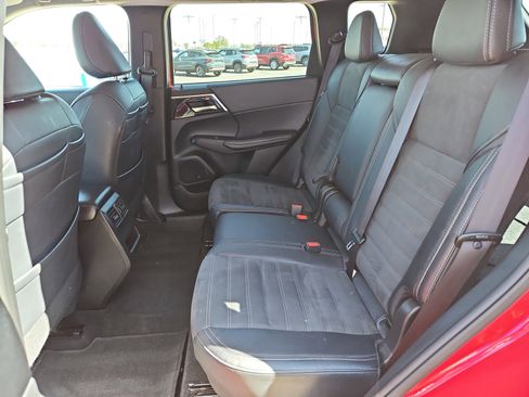 Used 2024 Mitsubishi Outlander SE AWD/4WD image 17