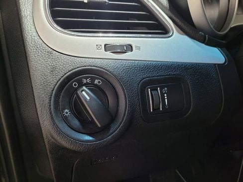 Used 2016 Dodge Journey SE image 32