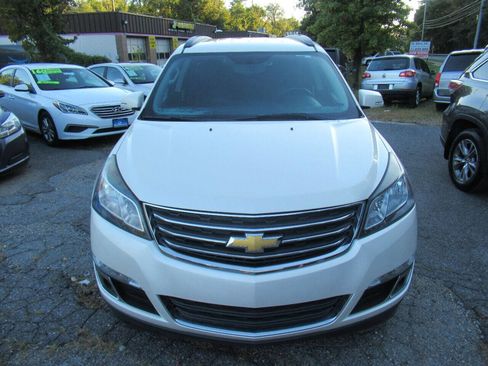 Used 2015 Chevrolet Traverse LT image 2